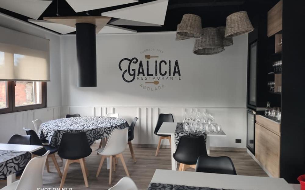 Interior do Restaurante Galicia. 